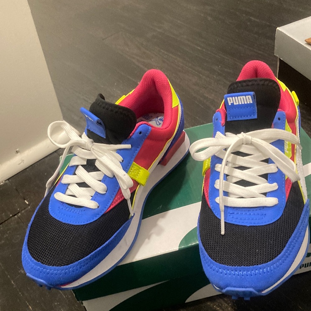 Puma, tennis shoes